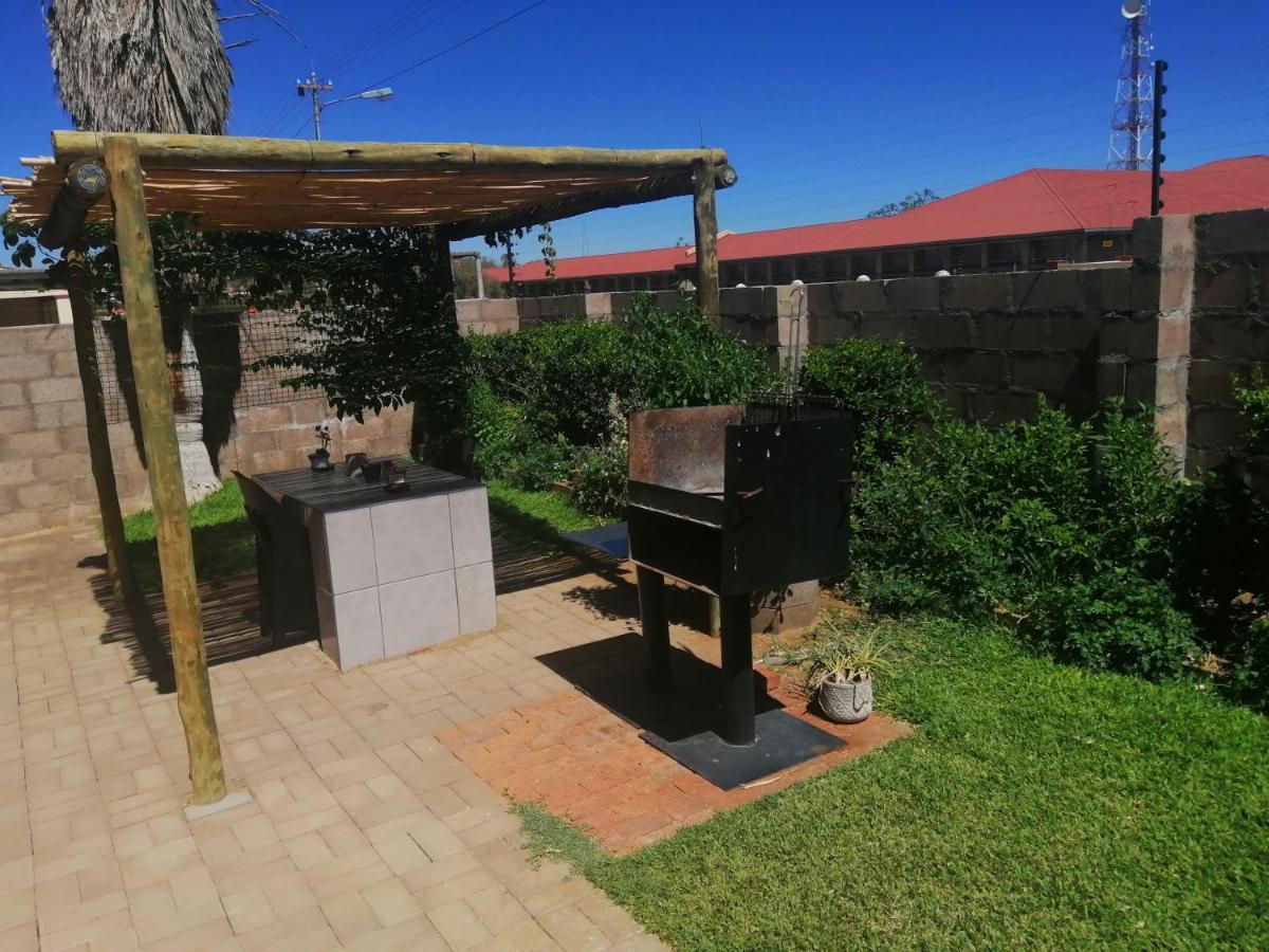 Hotel Keetmanshoop Self-Catering Extérieur photo