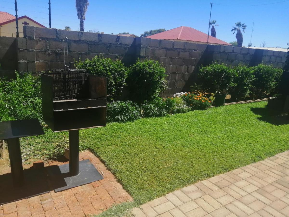 Hotel Keetmanshoop Self-Catering Extérieur photo